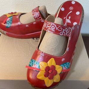 NEW! Socofy Red Leather Floral Applique Mary Jane Platform Clogs Mules Size 42